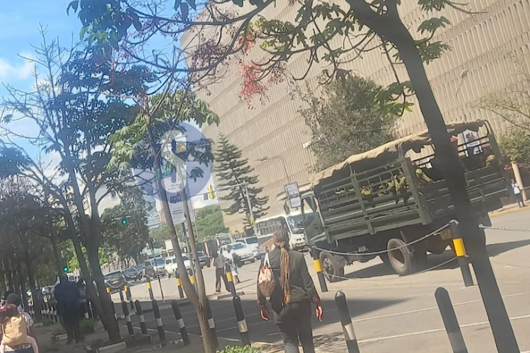 Police along Harambee Avenue ahead of President William Ruto's State of the Nation address in Parliament on November 9, 2023