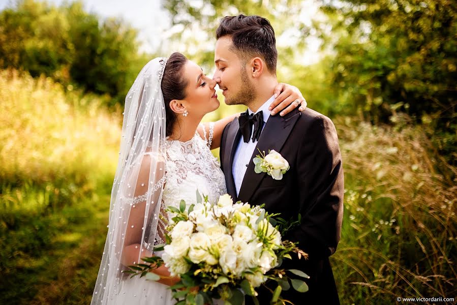 Fotógrafo de casamento Victor Darii (id238093491). Foto de 6 de agosto 2018