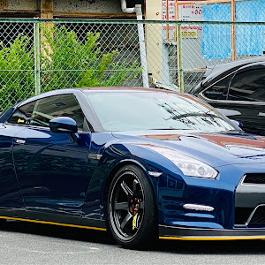 NISSAN GT-R