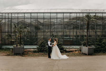 Fotógrafo de casamento Anna Fedorova (fedorowaanyuta). Foto de 24 de novembro 2020