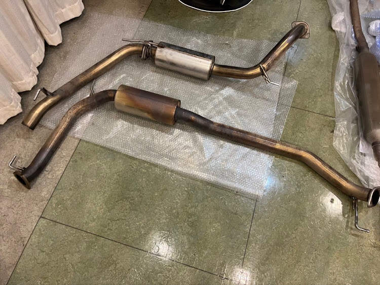 シビックタイプRユーロのシビックタイプRユーロ・部品売ります・タイプR・FN2・J'S RACINGに関するカスタム事例の投稿画像1枚目