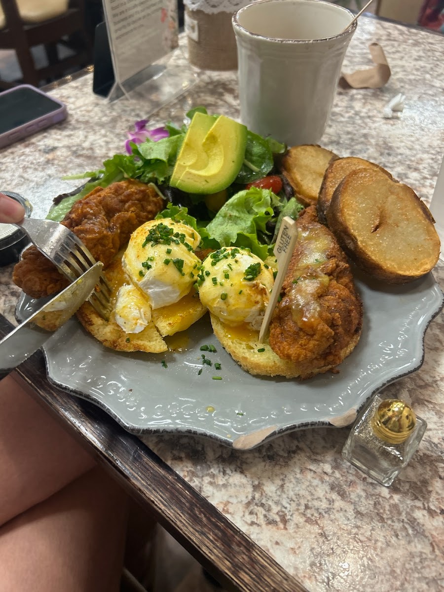 Gluten free fried chicken eggs benedict