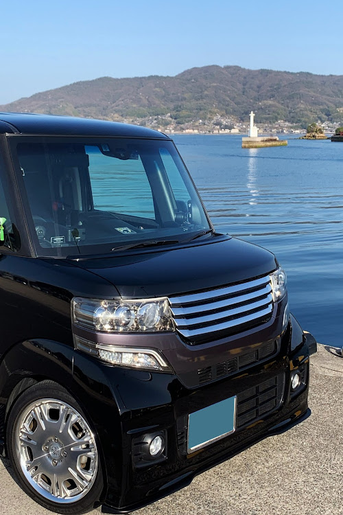 Nボックスカスタムのいつもイイネ&コメントありがとうございます🙇‍♂️・束の間の黄昏・桜と愛車に関するカスタム事例の投稿画像2枚目