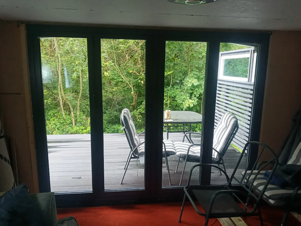 Album cover: Bi-folds