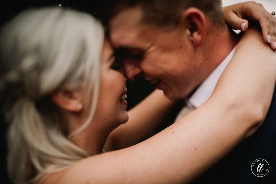 Fotógrafo de casamento Tash Louise Jones (loveluella). Foto de 1 de julho 2019