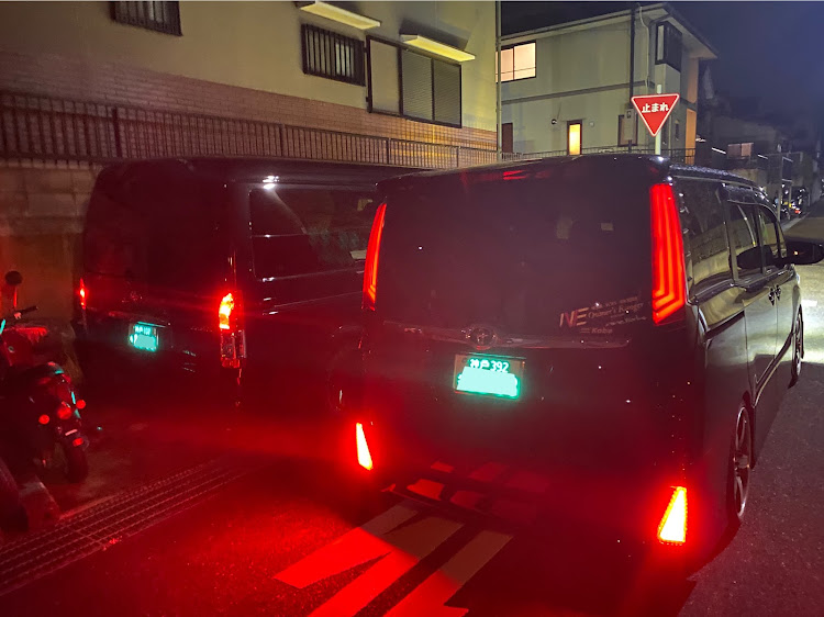 ハイエースバンのハイエース・DIY・リップ欲しい・テール欲しい・いじりたいに関するカスタム事例の投稿画像3枚目
