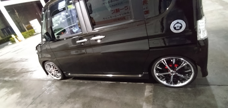 タントカスタムのタントカスタム・L375S・17インチ・夏タイヤに交換に関するカスタム事例の投稿画像3枚目