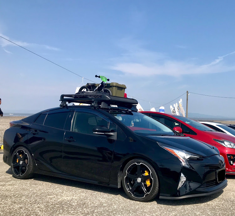 プリウスの納車から現在までの愛車・usdm・人と被ってない・自作多め・DIYカスタムに関するカスタム事例の投稿画像1枚目
