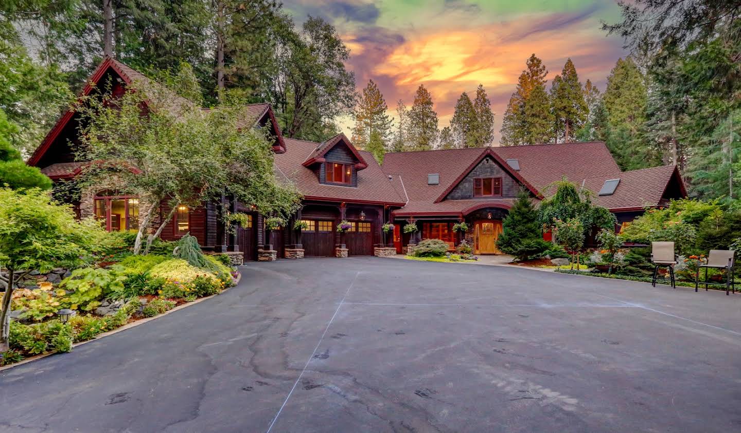 House with garden and terrace Nevada City