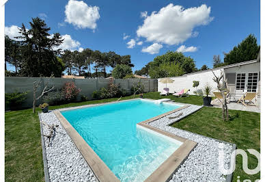 House with pool and terrace 17