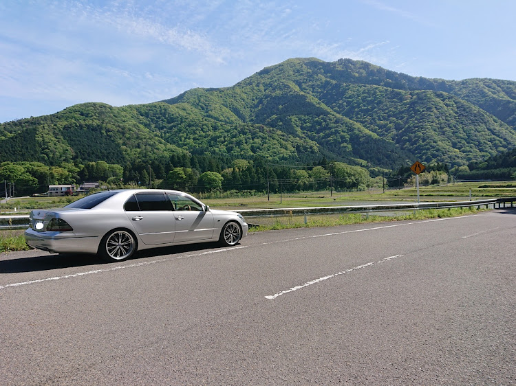 セルシオの実家の近くで・山と田んぼコラボ・帰り道に関するカスタム事例の投稿画像1枚目
