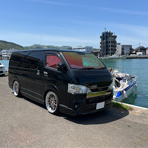 ハイエースバン GDH206V