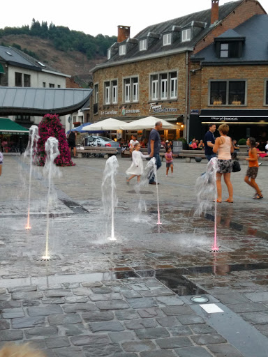 Fontaine De La Place 