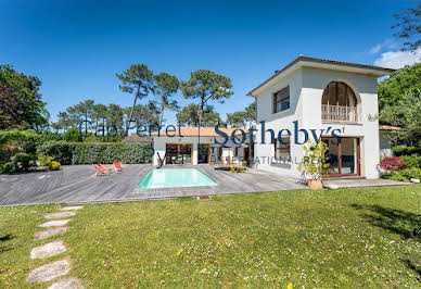 Villa avec piscine en bord de mer 3