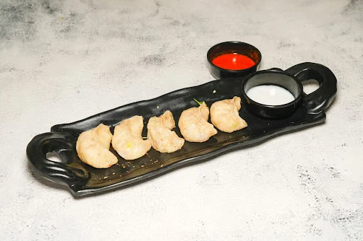 Paneer Maida Steamed Momos [8 Pieces]