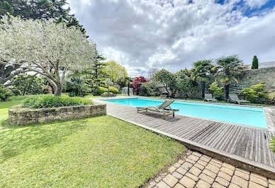 House with pool and terrace 2