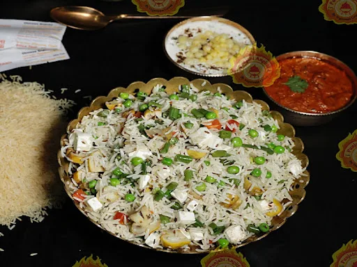 Vegetable Pulav With Raita Or Gravy (Serves 1-2)
