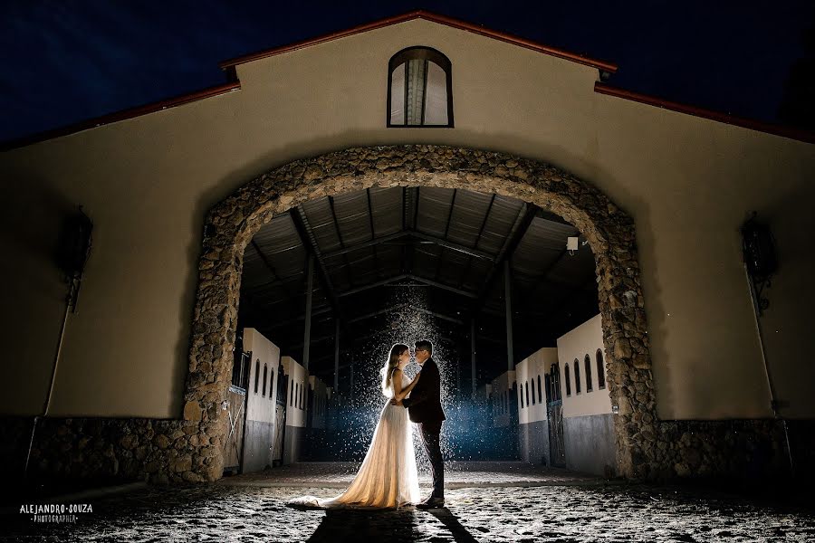 Fotografo di matrimoni Alejandro Souza (alejandrosouza). Foto del 5 settembre 2019