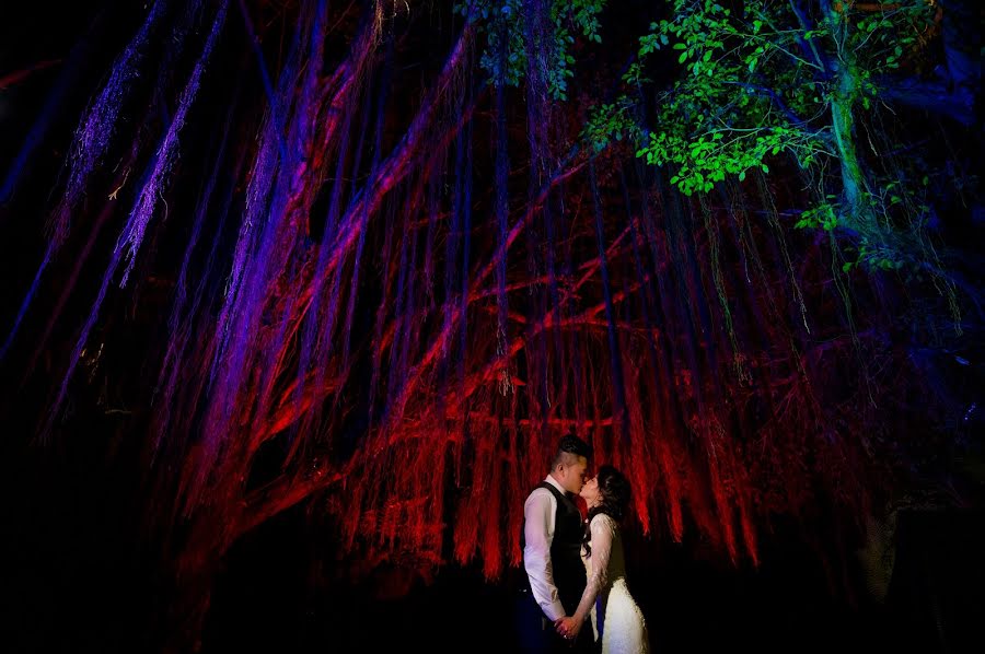 Fotógrafo de casamento Khoi Le (khoilephotograp). Foto de 24 de junho 2019