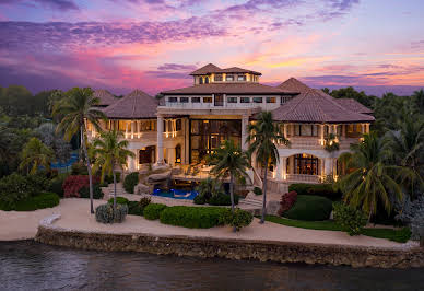 House with pool and terrace 13