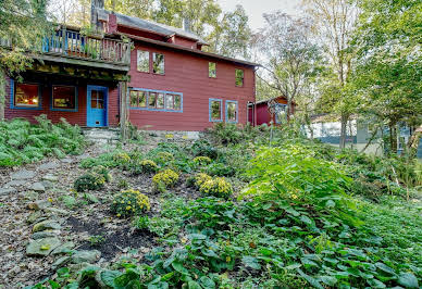 House with garden and terrace 2