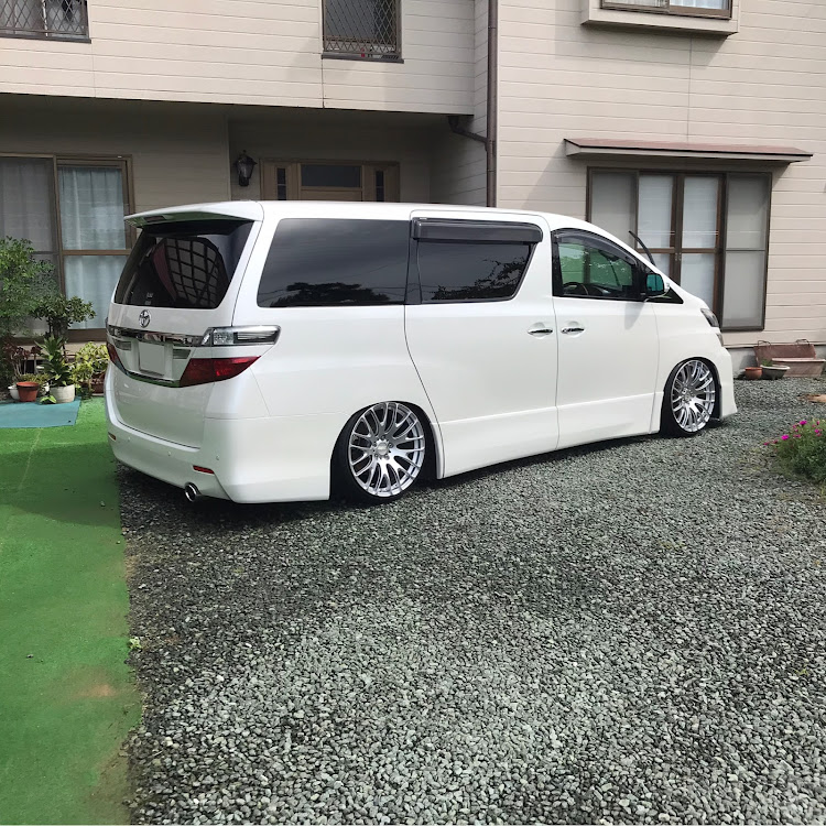ヴェルファイアの20ヴェルファイア・BBS RN・プラグ交換・洗車・愛媛に関するカスタム事例の投稿画像1枚目
