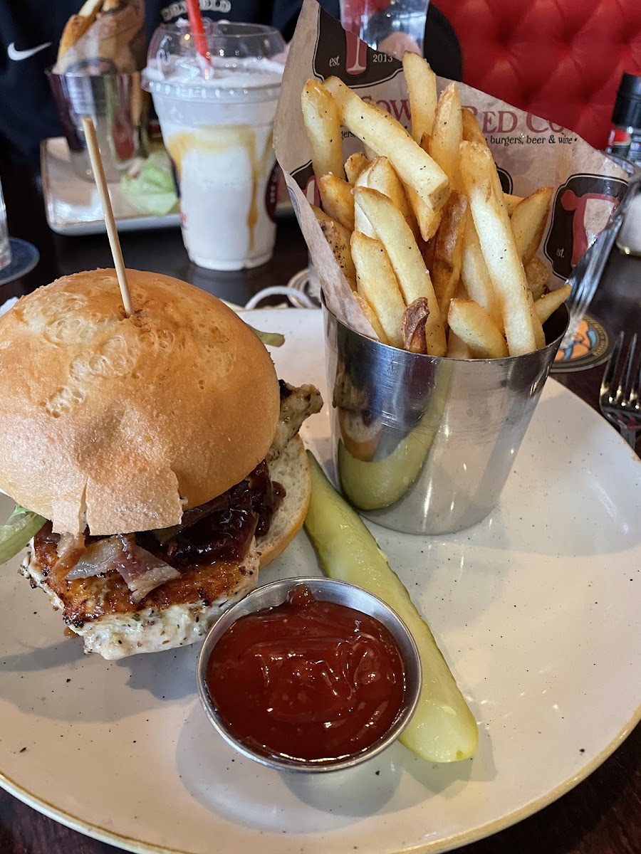 Bourbon chicken sandwich. 😍