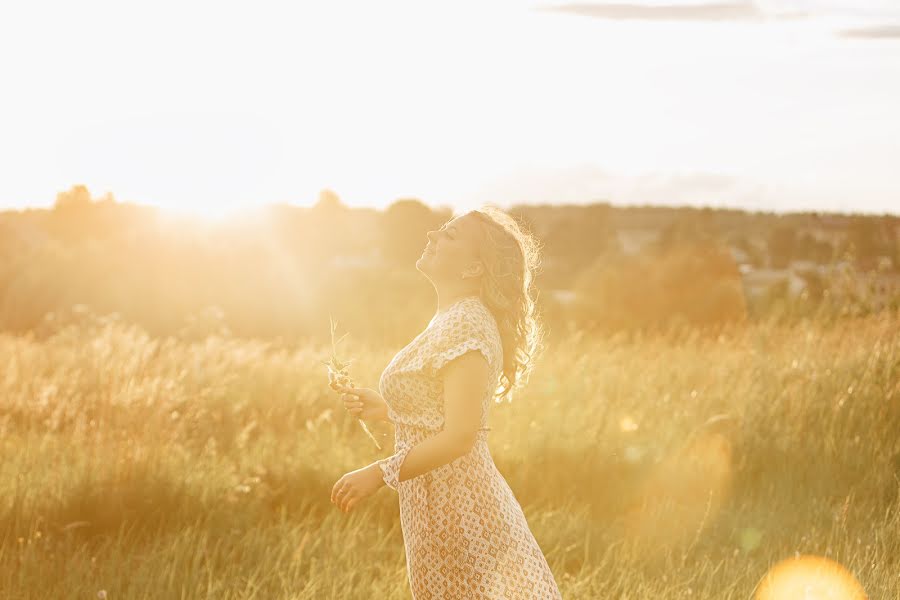 Fotografo di matrimoni Natasha Fedoseeva (samullllee). Foto del 8 agosto 2016