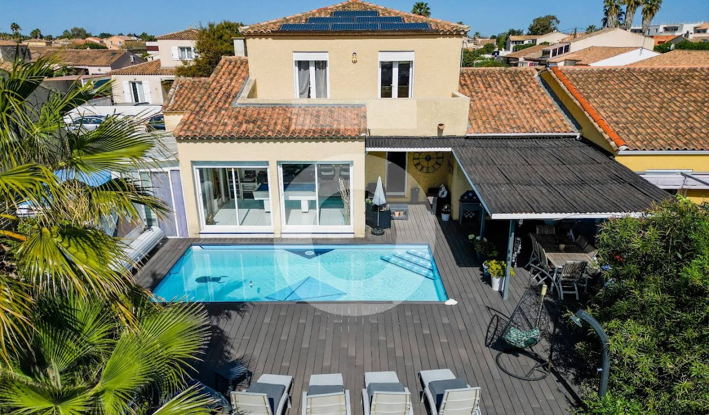 House with pool Marseillan