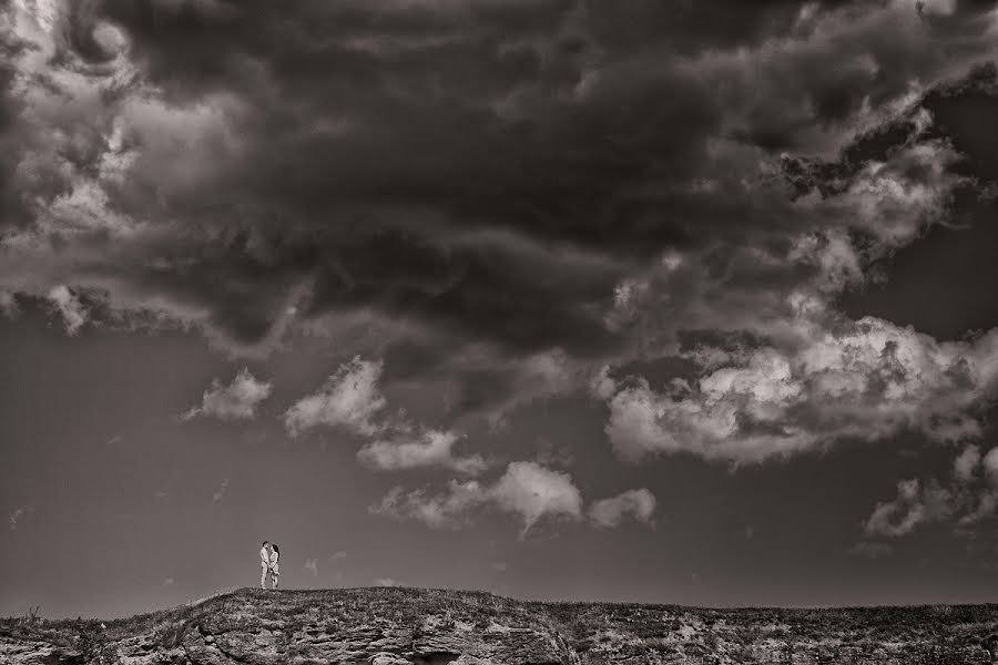 Fotograful de nuntă Petronela Serbanescu (petronela-serba). Fotografia din 7 iulie 2016