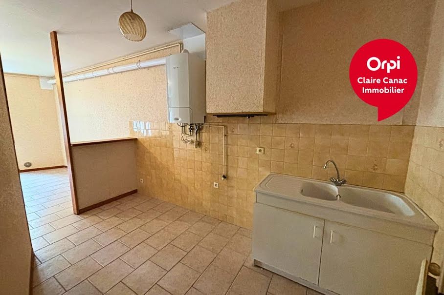 Location  appartement 2 pièces 65 m² à Castres (81100), 400 €