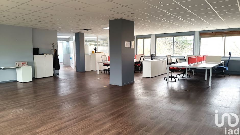 Location meublée locaux professionnels  250 m² à Tassin-la-Demi-Lune (69160), 3 750 €