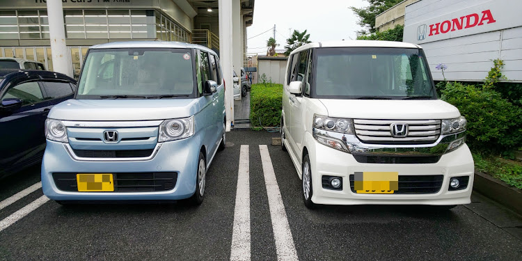 Nボックスカスタムのママ・N-BOX修理・ホンダカーズ・洗車・タイヤワックス・オカマ掘られたに関するカスタム事例の投稿画像1枚目