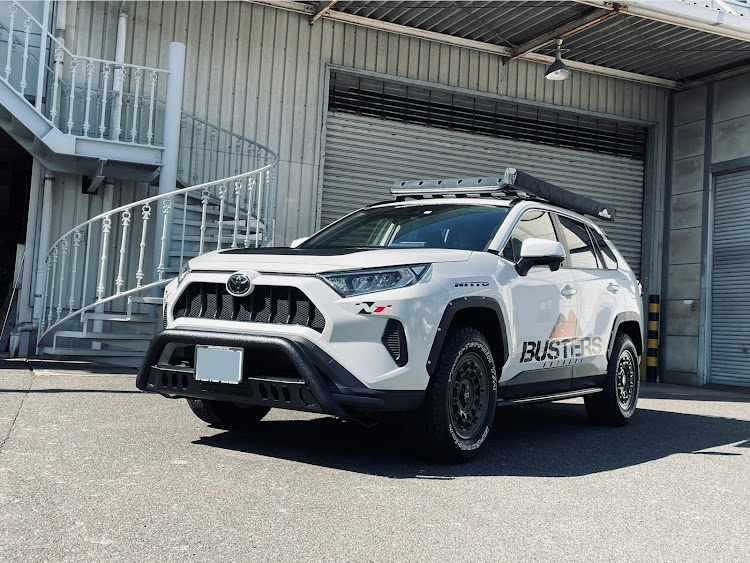 RAV4のReadylift・NITTO RIDGE GRAPPLER・フロントガード・オートフラッグス・BlackRhino Wheelsに関するカスタム事例の投稿画像5枚目