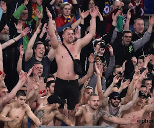 Degoutant in Europa: Praag-fans urineren over bedelaarster