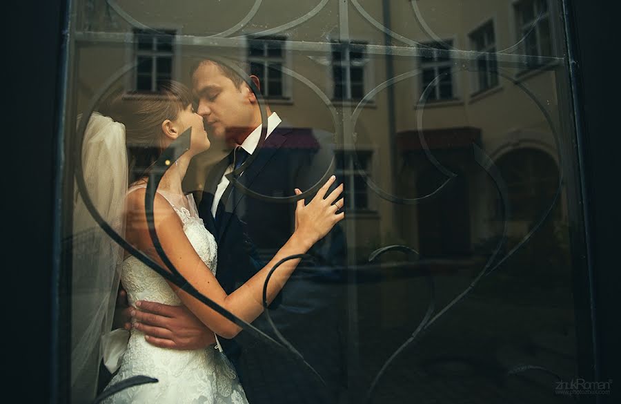 Wedding photographer Roman Zhuk (photozhuk). Photo of 21 October 2013