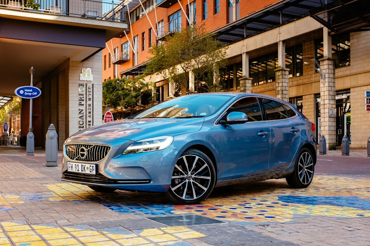 The 2017 Volvo V40 T4 Inscription Geartronic.