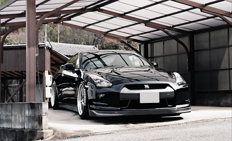 NISSAN GT-RのDragon  FIVEさんが投稿したカスタム事例の投稿画像1枚目