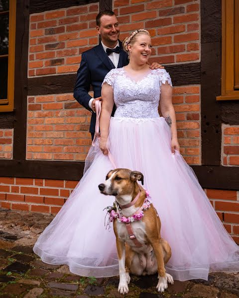 Fotografo di matrimoni Karoline Reher (karoline-reher). Foto del 10 giugno 2022