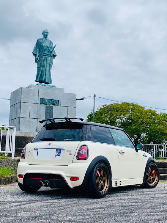 ミニジョンクーパーワークスの洗車・ミニクーパー・高知・te37v・ドライブに関するカスタム事例の投稿画像2枚目