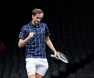 Ex-winnaar Daniil Medvedev verliest Russisch onderonsje op de ATP Finals na thriller