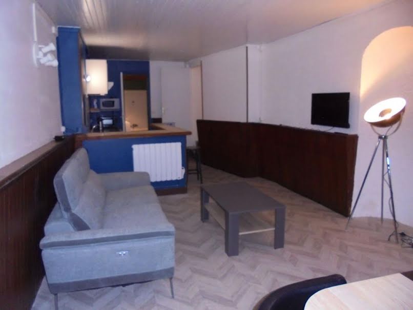 Location meublée appartement 2 pièces 42 m² à Laon (02000), 470 €