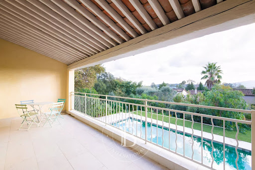 Villa with pool 3