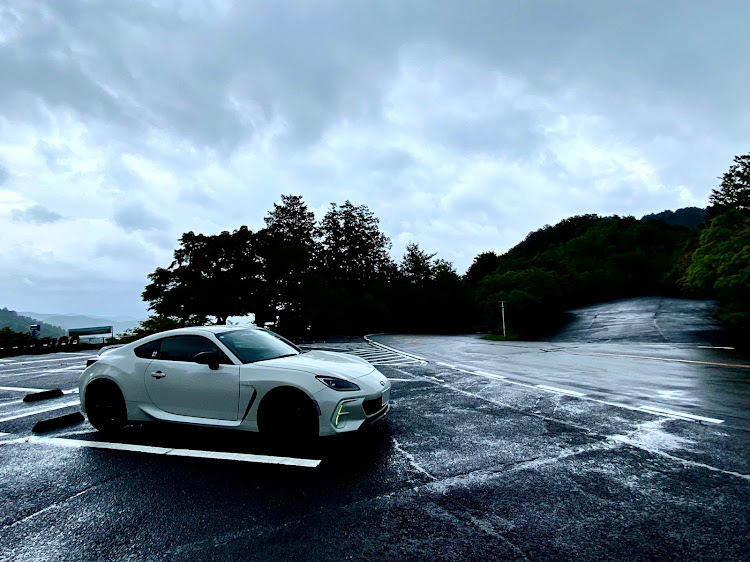 BRZのAPIT京都モーニングミーティング・雨降る高雄パークウェイ・ワインディング走るに関するカスタム事例の投稿画像3枚目