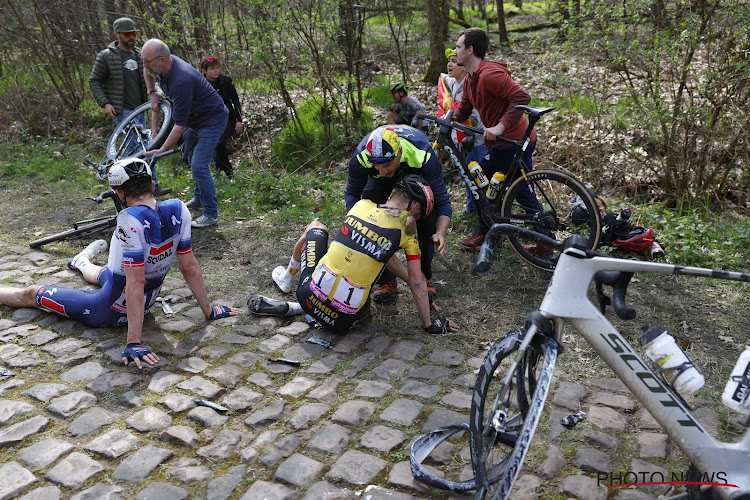 Dylan van Baarle doet na zware val in Parijs-Roubaix en behandeling in "gek ziekenhuisje" zijn verhaal