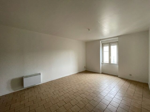 Location  appartement 1 pièce 47.77 m² à Vallon-Pont-d'Arc (07150), 420 €