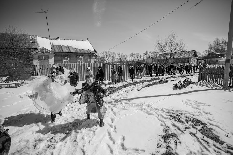 Fotógrafo de casamento Elena Shemekeeva (lenashemekeeva). Foto de 31 de maio 2017