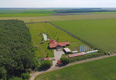 Corps de ferme avec jardin 3