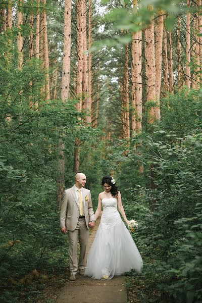 Svatební fotograf Lidiya Beloshapkina (beloshapkina). Fotografie z 1.listopadu 2016