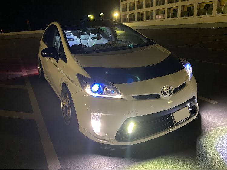 プリウスのiPhoneクオリティ・買い物スーパー駐車場に関するカスタム事例の投稿画像1枚目